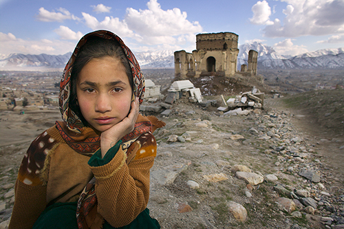 kabul girls friendship. on the streets of Kabul to